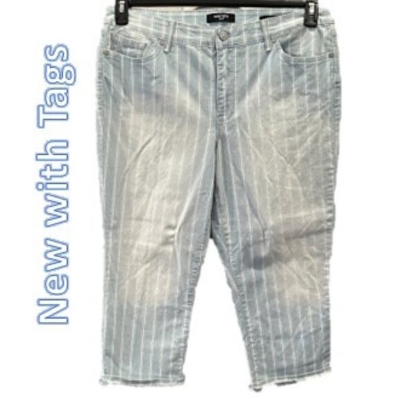 Nine West Denim - NINE WEST Chrystie Distressed Capri Jean - 14